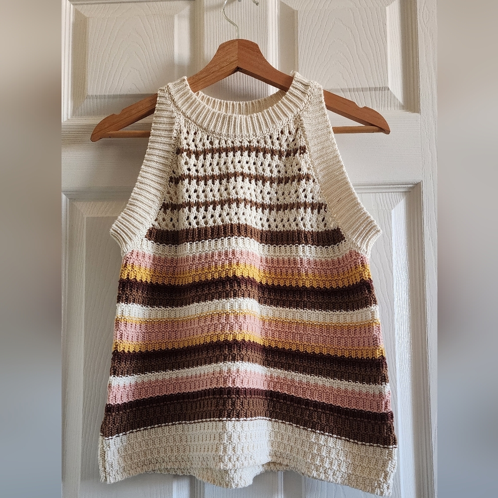 DR2 Striped Crochet Sleeveless Top